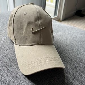 Women’s Nike hat